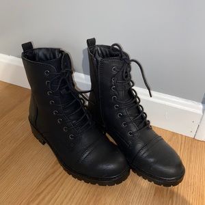 Women’s kamyrn lace up combat boot